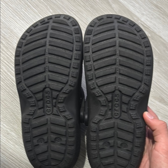 Black Lined Crocs Clogs - Picture 4 of 6